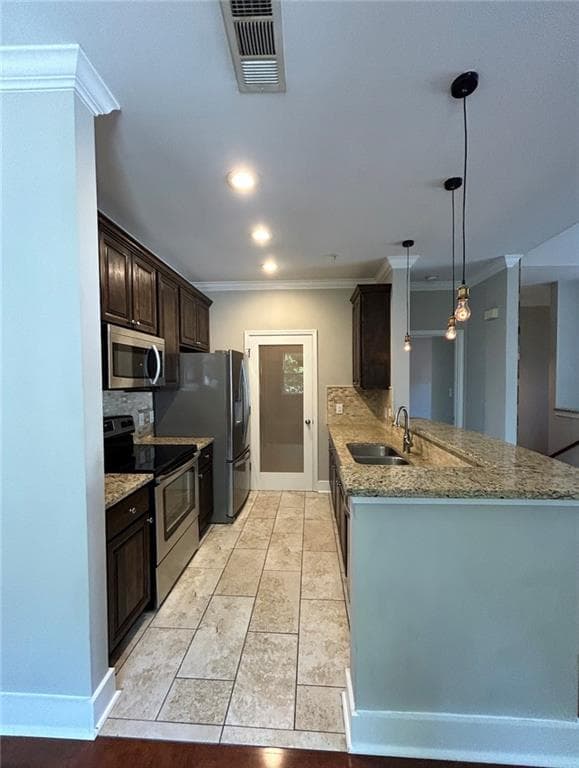 2 bedroom, 2 bathroom, 1,412 sq ft townhouse for rent at 104 Vinings Forest Circle, Smyrna, GA 30080 for $2,550 a month — photo 7