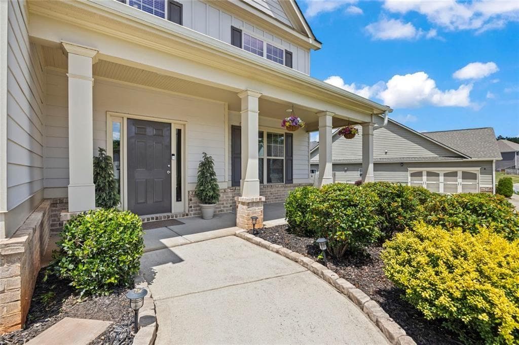 4 bedroom, 3 bathroom, 2,801 sq ft single family residence for sale at 1515 Highland Creek Drive, Monroe, GA 30656 — photo 4
