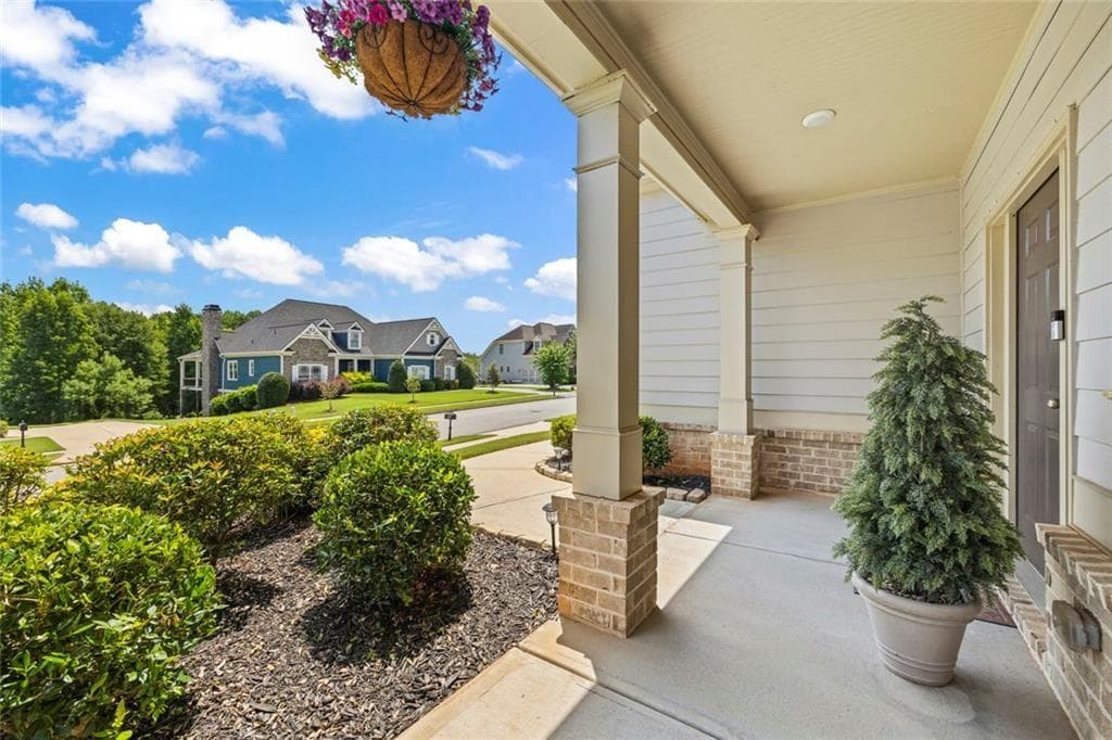 4 bedroom, 3 bathroom, 2,801 sq ft single family residence for sale at 1515 Highland Creek Drive, Monroe, GA 30656 — photo 6