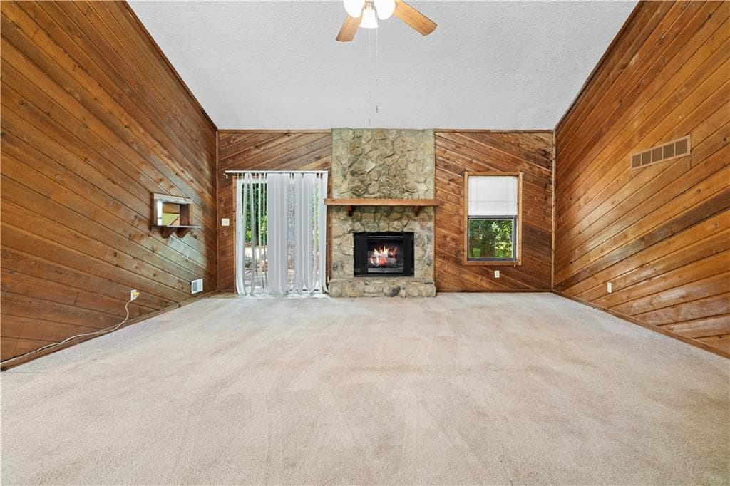 3 bedroom, 2 bathroom, 1,468 sq ft single family residence for sale at 2656 Royal Oak Court, Acworth, GA 30102 — photo 3