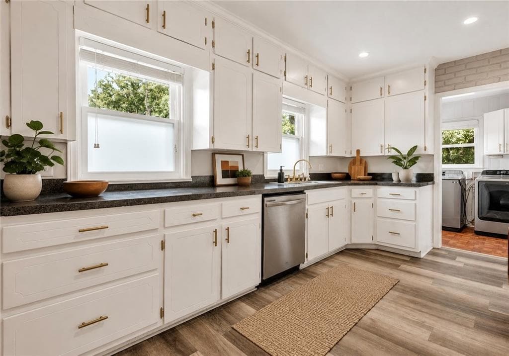 4 bedroom, 2 bathroom, 2,077 sq ft single family residence for sale at 1397 Downs Drive, Atlanta, GA 30311 — photo 9
