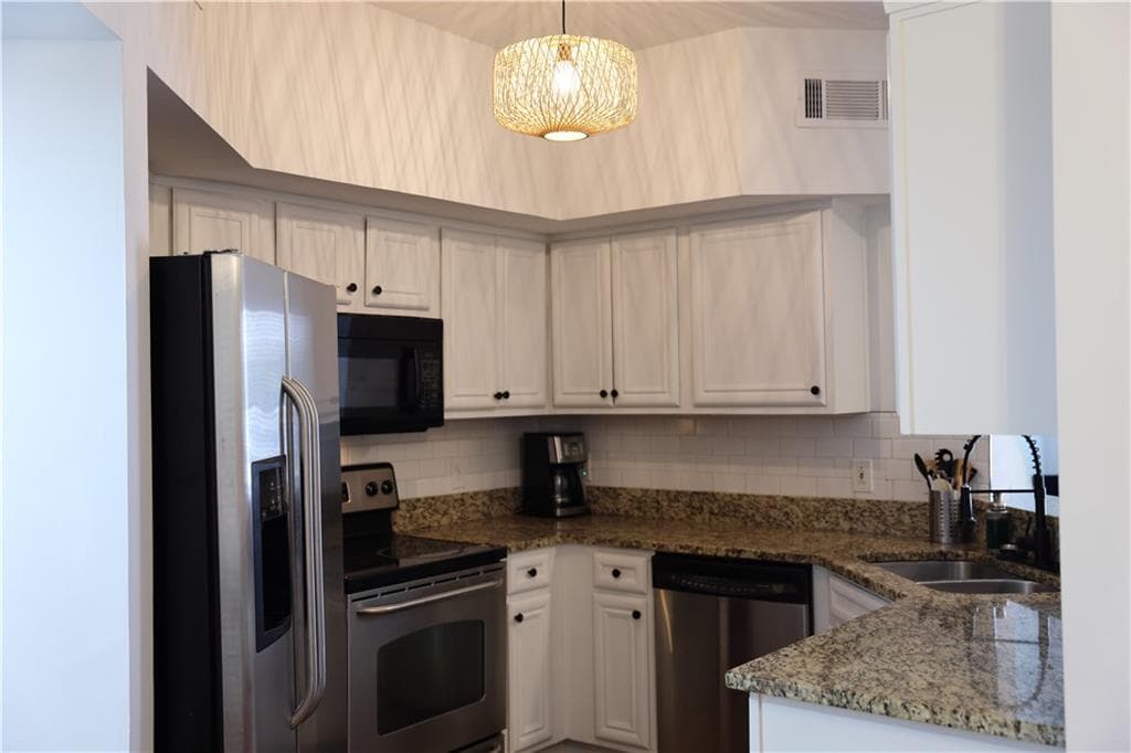 1 bedroom, 1 bathroom, 823 sq ft condominium for rent at 200 Renaissance Parkway 306, Atlanta, GA 30308 for $1,650 a month — photo 2