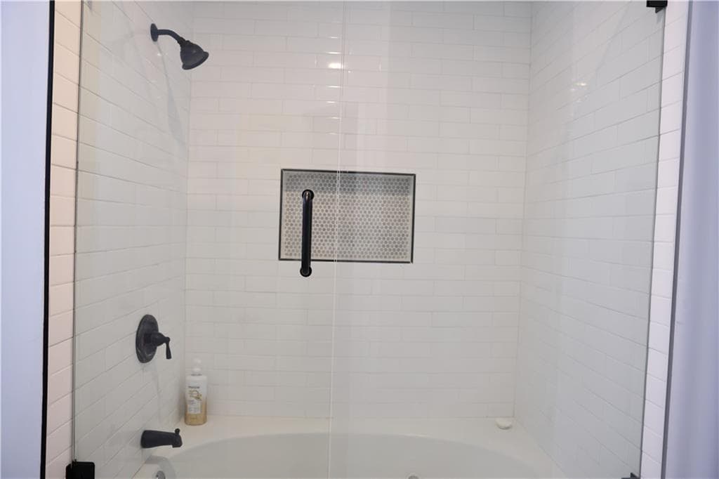 1 bedroom, 1 bathroom, 823 sq ft condominium for rent at 200 Renaissance Parkway 306, Atlanta, GA 30308 for $1,650 a month — photo 10