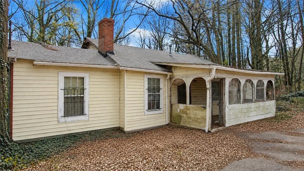 3 bedroom, 1 bathroom, 1,364 sq ft single family residence for sale at 731 Bolton Road, Atlanta, GA 30331 — photo 4