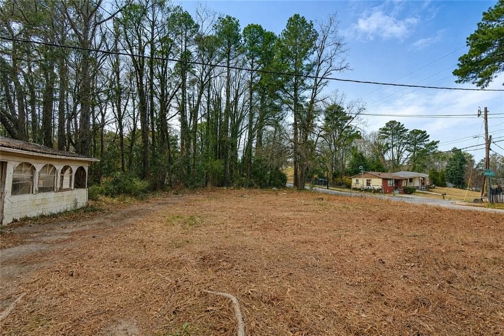 3 bedroom, 1 bathroom, 1,364 sq ft single family residence for sale at 731 Bolton Road, Atlanta, GA 30331 — photo 8