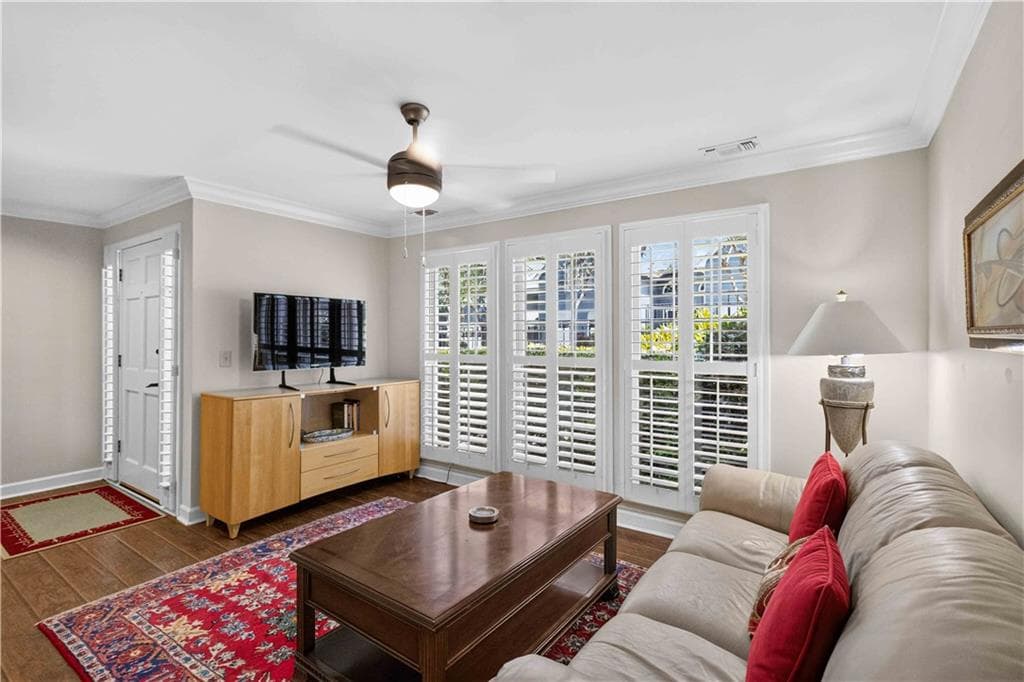 3 bedroom, 3 bathroom, 2,048 sq ft condominium under contract at 3910 Ashford Lake Court 3910, Atlanta, GA 30319 — photo 7