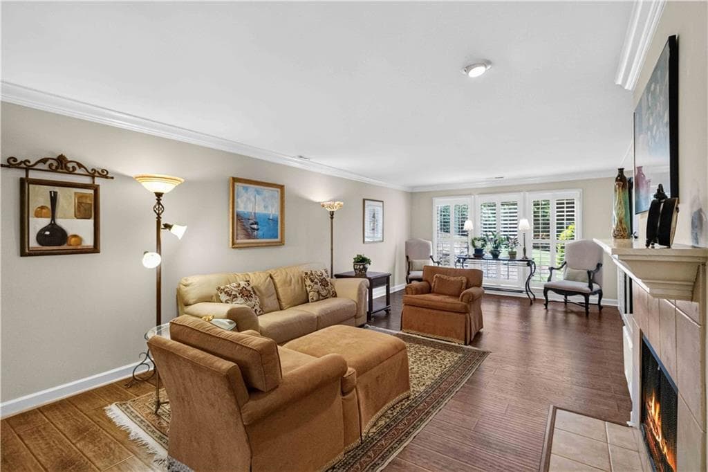 3 bedroom, 3 bathroom, 2,048 sq ft condominium under contract at 3910 Ashford Lake Court 3910, Atlanta, GA 30319 — photo 10