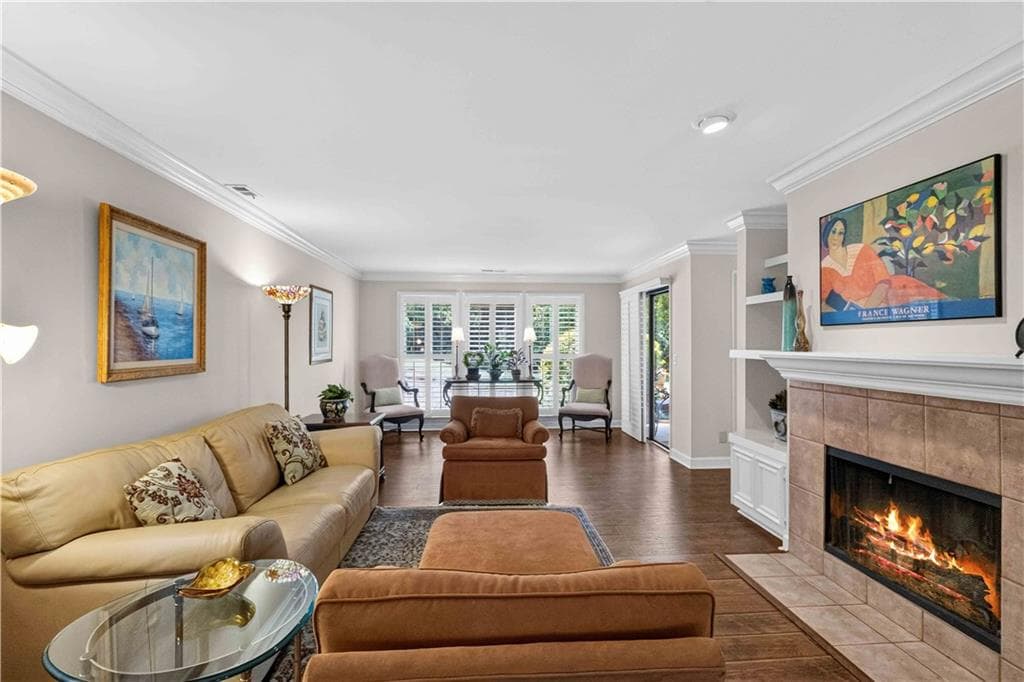 3 bedroom, 3 bathroom, 2,048 sq ft condominium under contract at 3910 Ashford Lake Court 3910, Atlanta, GA 30319 — photo 9