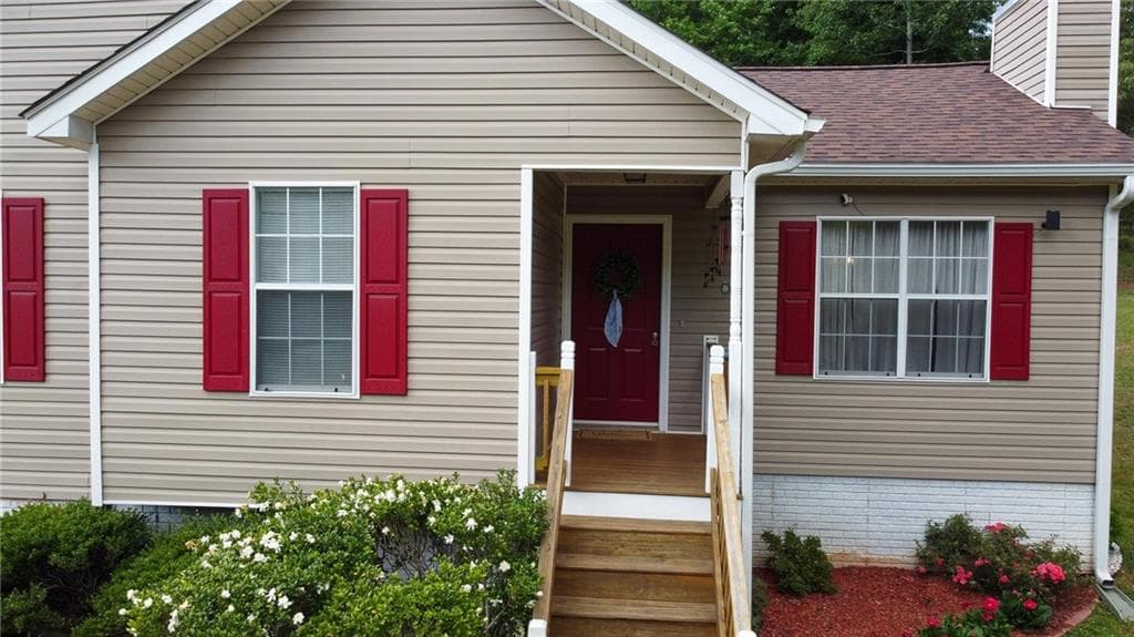 3 bedroom, 2 bathroom, 1,512 sq ft single family residence for sale at 198 Brenda Ellen Drive, Newnan, GA 30265 — photo 4