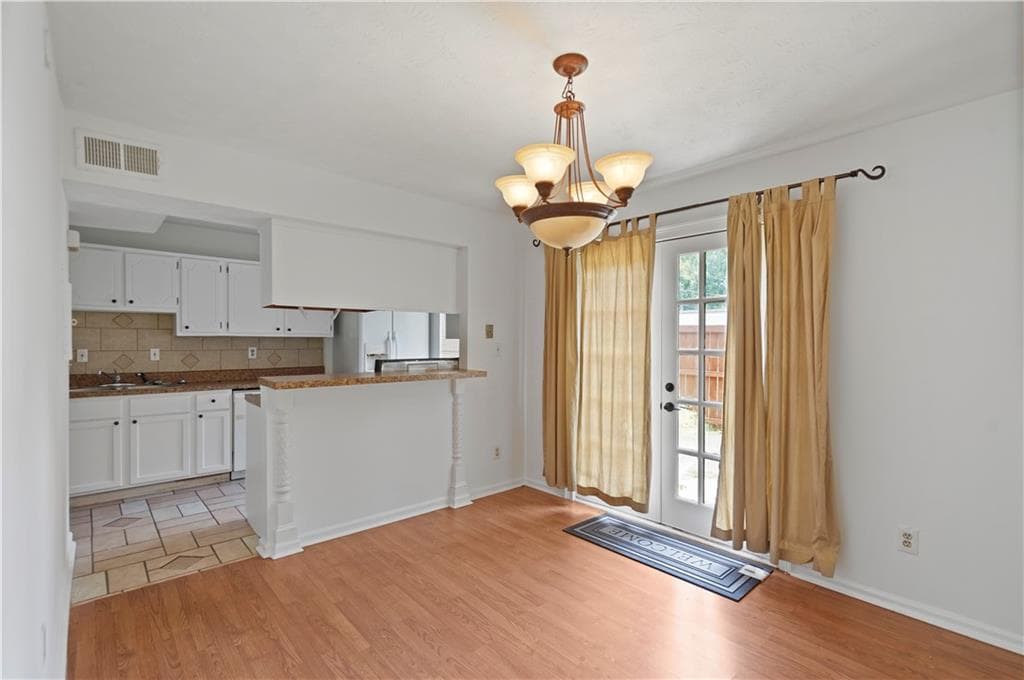 2 bedroom, 2 bathroom, 1,218 sq ft condominium for sale at 3160 Citrus Court, Decatur, GA 30034 — photo 2
