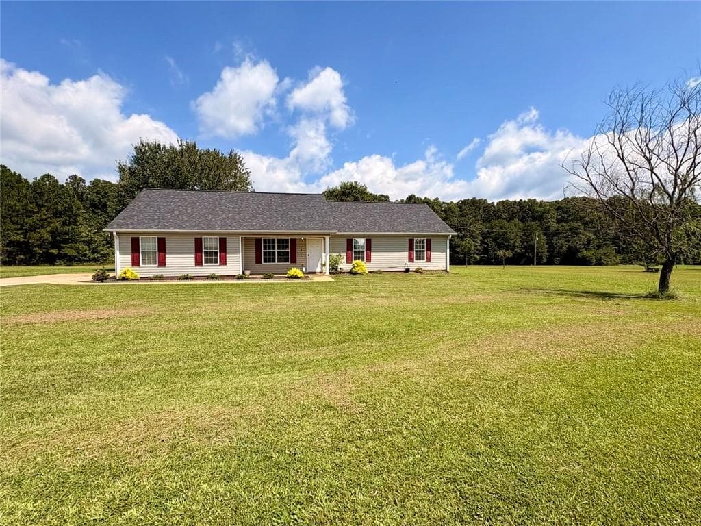 4 bedroom, 2 bathroom, 1,492 sq ft single family residence under contract at 293 Snapping Shoals Road, Mcdonough, GA 30252