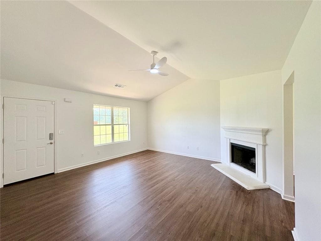 4 bedroom, 2 bathroom, 1,492 sq ft single family residence under contract at 293 Snapping Shoals Road, Mcdonough, GA 30252 — photo 2