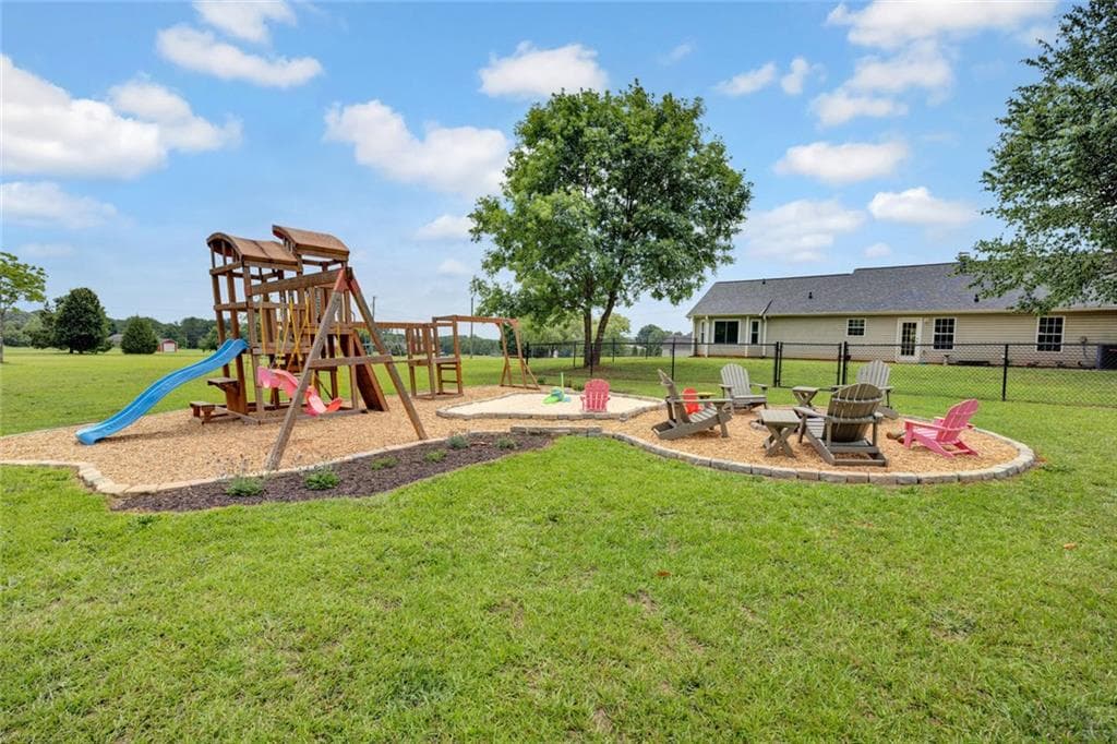 4 bedroom, 2 bathroom, 1,492 sq ft single family residence under contract at 293 Snapping Shoals Road, Mcdonough, GA 30252 — photo 5
