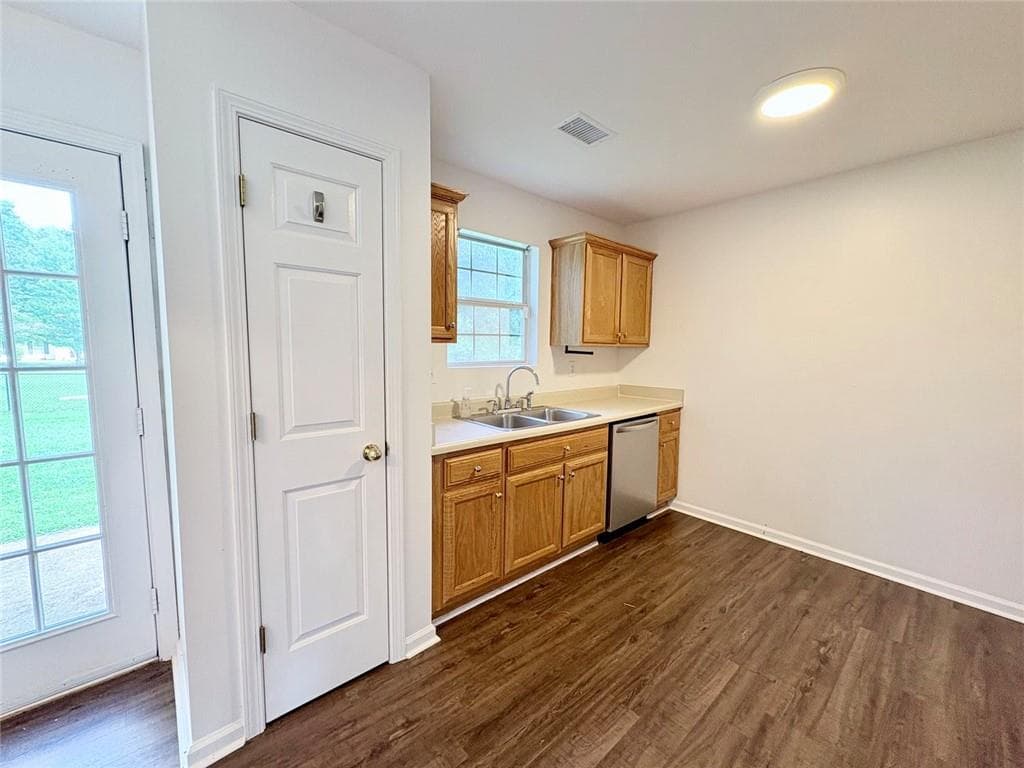4 bedroom, 2 bathroom, 1,492 sq ft single family residence under contract at 293 Snapping Shoals Road, Mcdonough, GA 30252 — photo 9