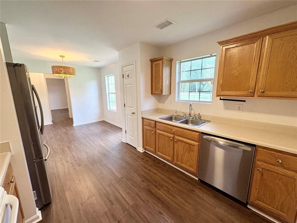 4 bedroom, 2 bathroom, 1,492 sq ft single family residence under contract at 293 Snapping Shoals Road, Mcdonough, GA 30252 — photo 10