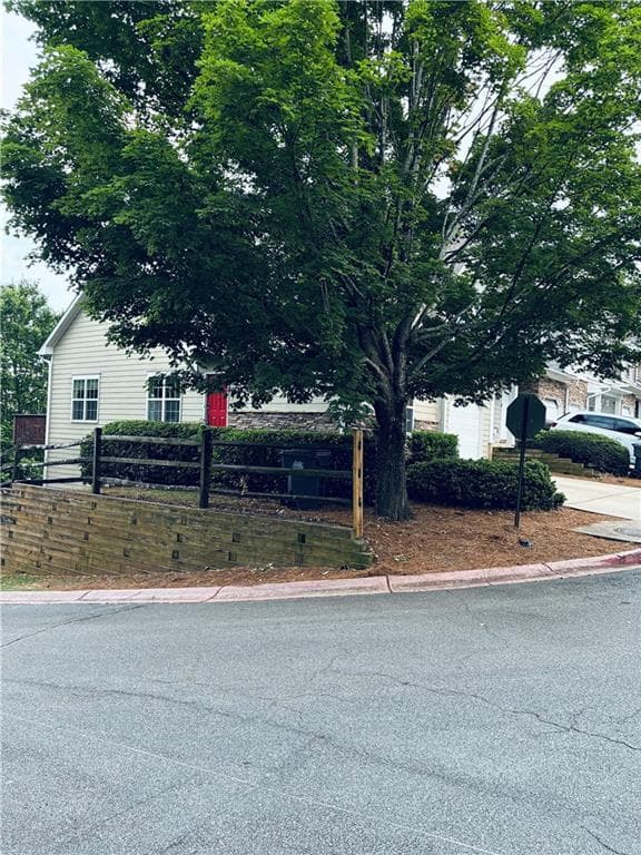 3 bedroom, 4 bathroom, 2,638 sq ft condominium under contract at 1901 Hoods Fort Circle 30, Kennesaw, GA 30144 — photo 2