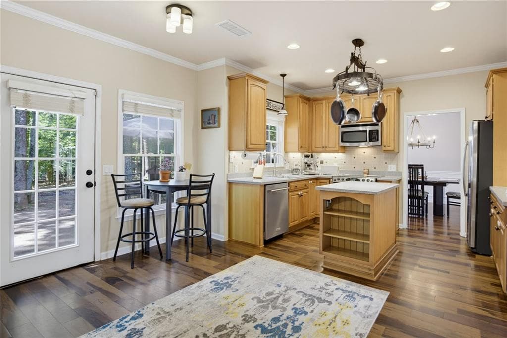 4 bedroom, 3 bathroom, 2,572 sq ft single family residence for sale at 1100 Arya Drive, Roswell, GA 30076 — photo 10