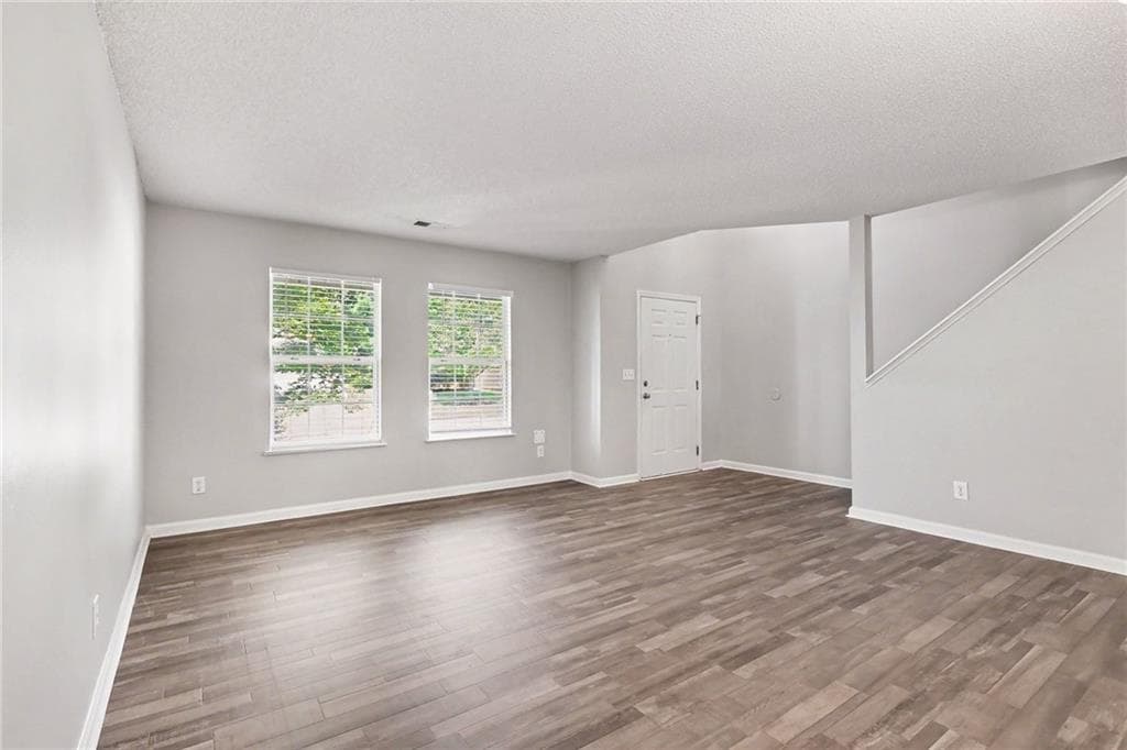 4 bedroom, 3 bathroom, 2,466 sq ft single family residence for sale at 2020 Sweet Bay Drive, Villa Rica, GA 30180 — photo 4