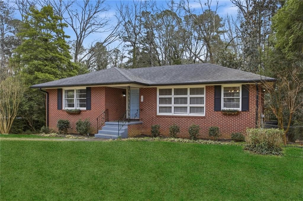 4 bedroom, 3 bathroom, 1,618 sq ft single family residence for sale at 305 Brookwood Drive, Marietta, GA 30064