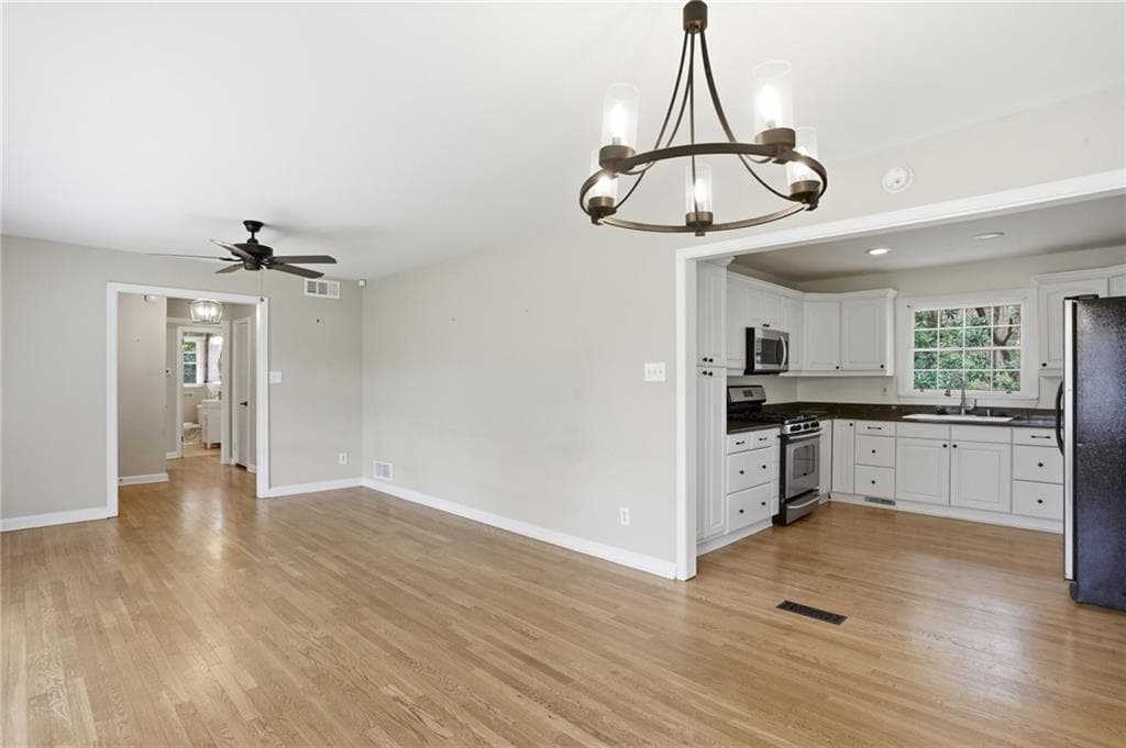 4 bedroom, 3 bathroom, 1,618 sq ft single family residence for sale at 305 Brookwood Drive, Marietta, GA 30064 — photo 6