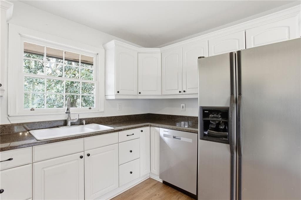 4 bedroom, 3 bathroom, 1,618 sq ft single family residence for sale at 305 Brookwood Drive, Marietta, GA 30064 — photo 9