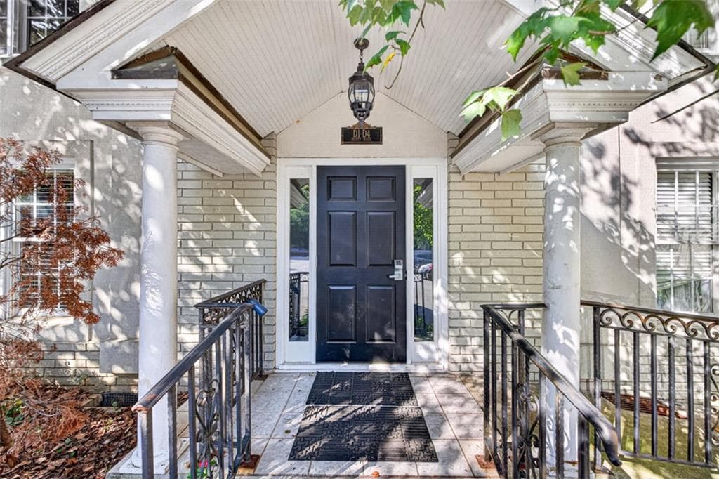 2 bedroom, 2 bathroom, 1,102 sq ft condominium for sale at 1020 Scott Boulevard D3, Decatur, GA 30030