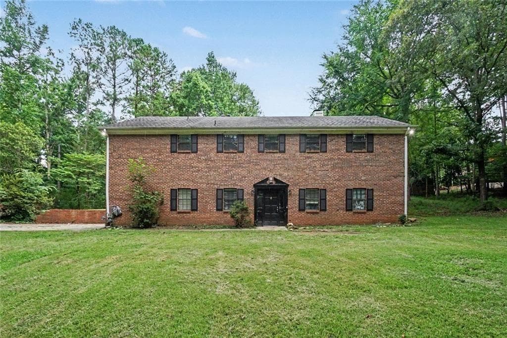6 bedroom, 3 bathroom, 3,000 sq ft single family residence for sale at 415 Grist Mill Drive, Acworth, GA 30101 — photo 1 of 20