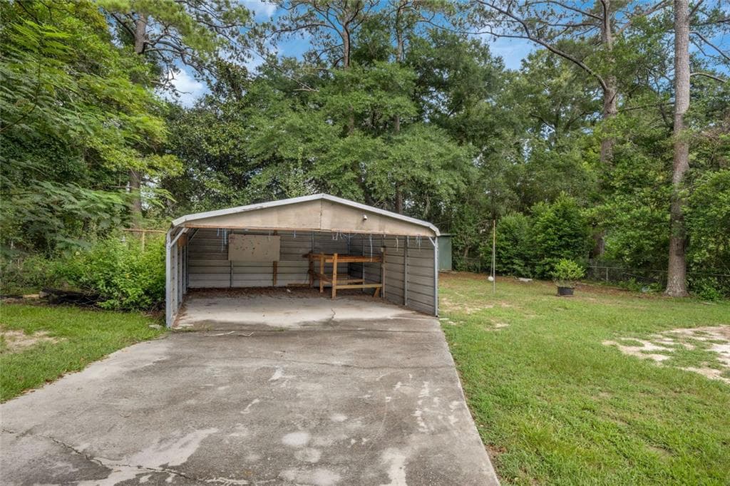 3 bedroom, 2 bathroom, 1,302 sq ft single family residence for sale at 4322 Summerhill Drive, Macon, GA 31204 — photo 3