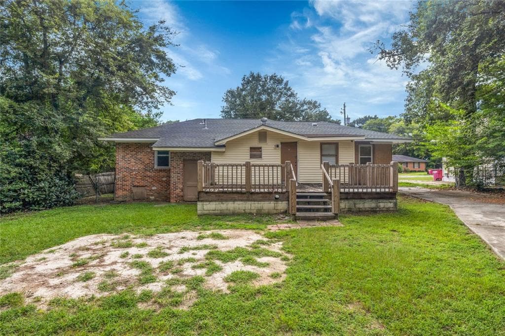 3 bedroom, 2 bathroom, 1,302 sq ft single family residence for sale at 4322 Summerhill Drive, Macon, GA 31204 — photo 4