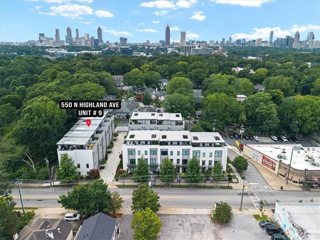 3 bedroom, 4 bathroom, 2,379 sq ft townhouse under contract at 550 N Highland Avenue 9, Atlanta, GA 30307 — photo 3