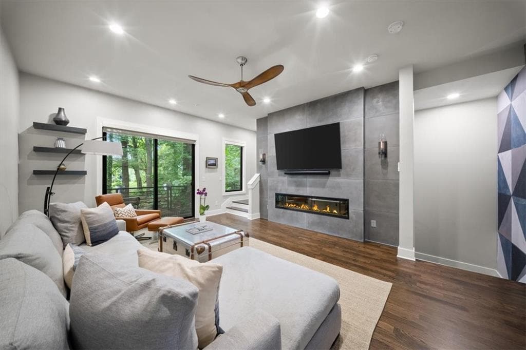 3 bedroom, 4 bathroom, 2,379 sq ft townhouse under contract at 550 N Highland Avenue 9, Atlanta, GA 30307 — photo 7