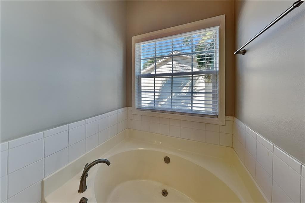 3 bedroom, 2 bathroom, 1,838 sq ft single family residence for rent at 251 Ashland Creek Court, Lawrenceville, GA 30045 for $2,050 a month — photo 9
