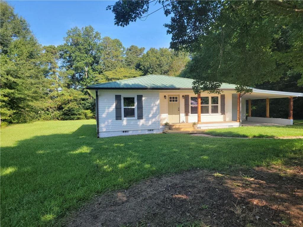 2 bedroom, 1 bathroom, 970 sq ft single family residence for sale at 1477 S HWY 100, Bowdon, GA 30108 — photo 3
