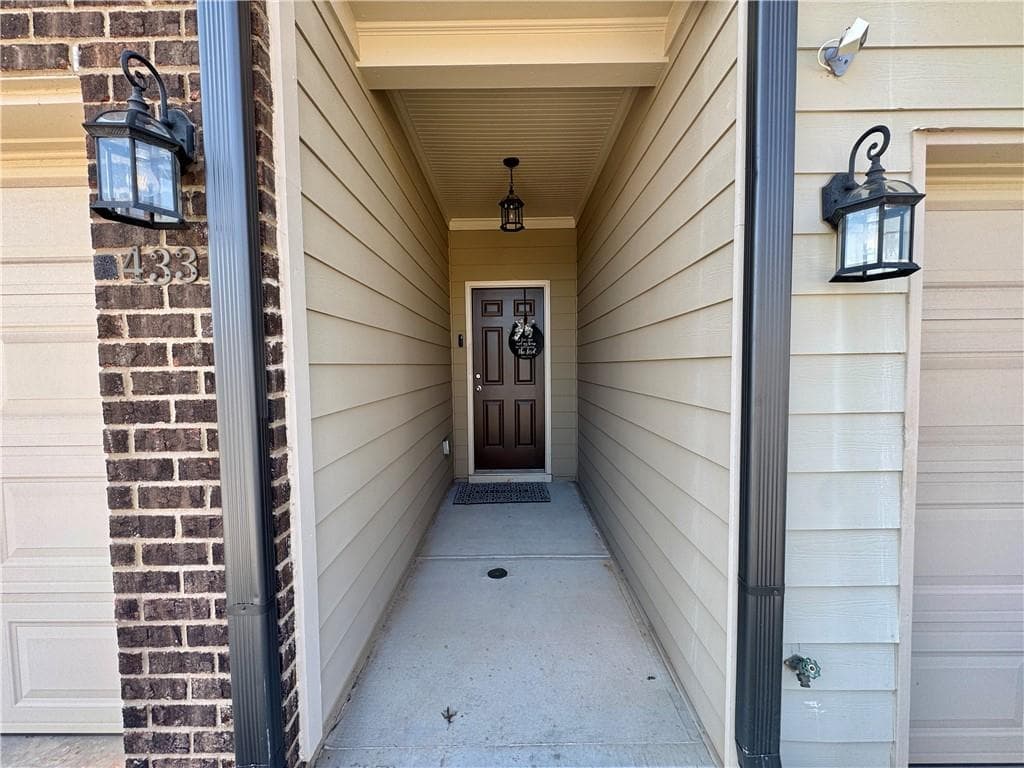 3 bedroom, 3 bathroom, 2,132 sq ft townhouse for rent at 4331 Fulson Drive, Lilburn, GA 30047 for $2,395 a month — photo 2