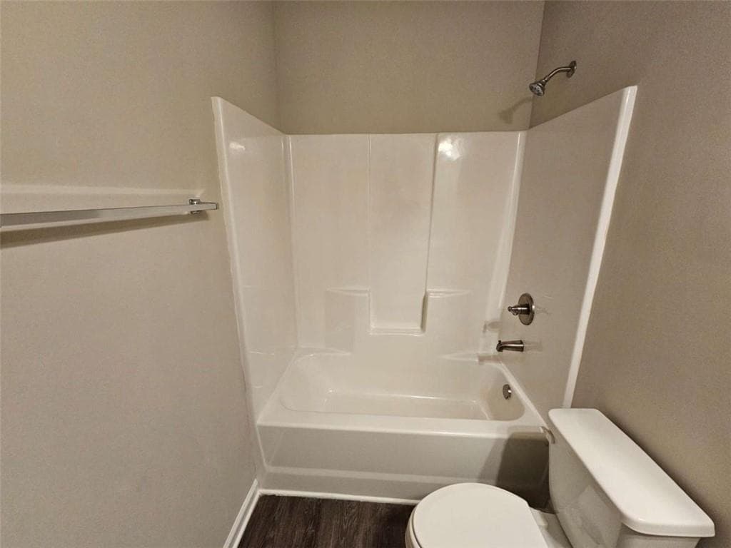 3 bedroom, 2 bathroom, 1,850 sq ft single family residence under contract at 333 Darlington Drive, Ellenwood, GA 30294 — photo 3