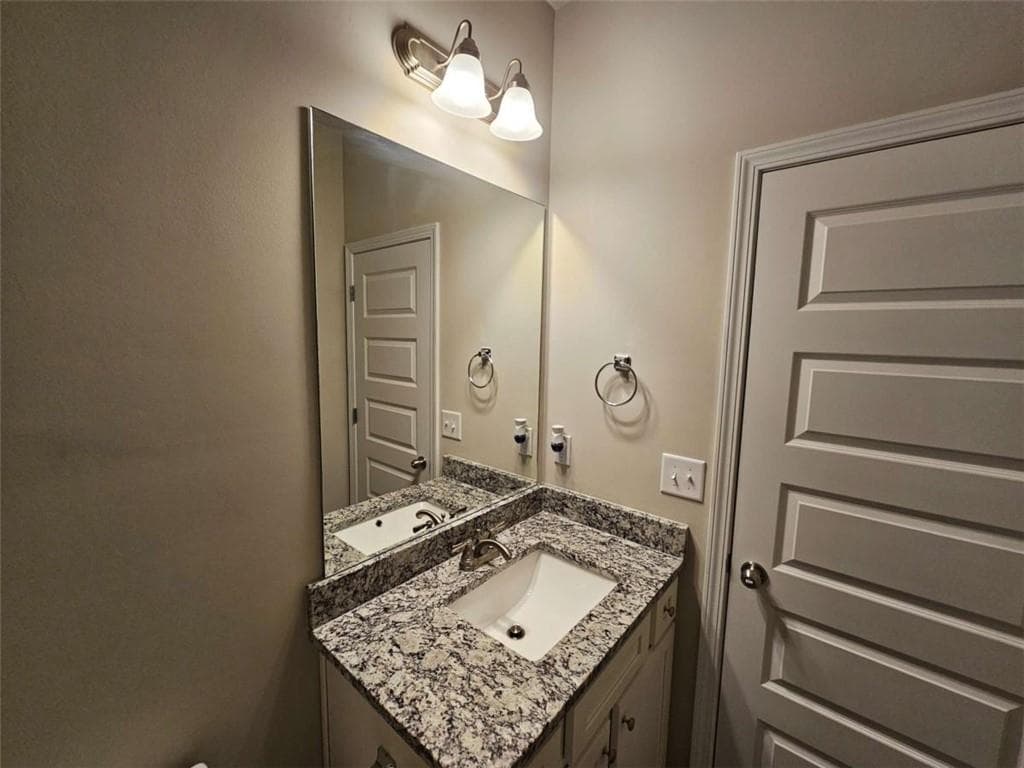 3 bedroom, 2 bathroom, 1,850 sq ft single family residence under contract at 333 Darlington Drive, Ellenwood, GA 30294 — photo 4