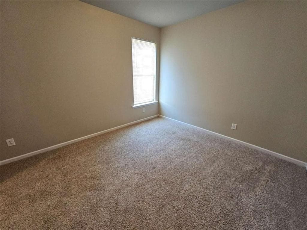 3 bedroom, 2 bathroom, 1,850 sq ft single family residence under contract at 333 Darlington Drive, Ellenwood, GA 30294 — photo 5