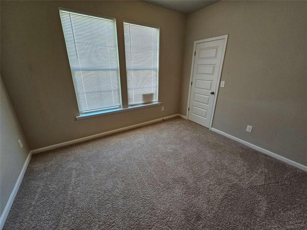 3 bedroom, 2 bathroom, 1,850 sq ft single family residence under contract at 333 Darlington Drive, Ellenwood, GA 30294 — photo 9