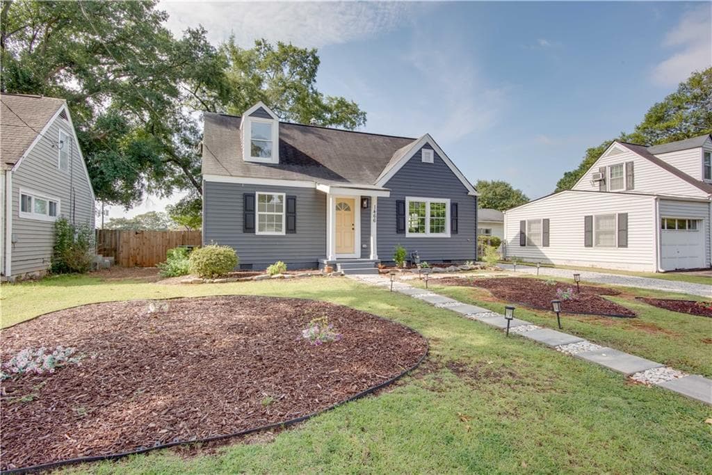 4 bedroom, 3 bathroom, 1,738 sq ft single family residence for sale at 1466 Hardin Avenue, College Park, GA 30337 — photo 2
