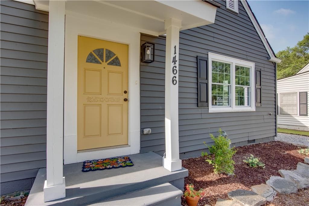 4 bedroom, 3 bathroom, 1,738 sq ft single family residence for sale at 1466 Hardin Avenue, College Park, GA 30337 — photo 4