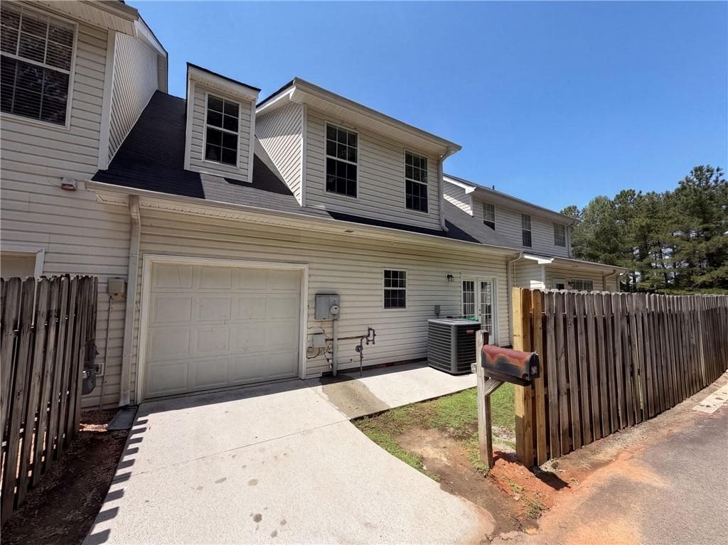 2 bedroom, 3 bathroom, 1,680 sq ft townhouse for sale at 255 Morgan Road C2, Carrollton, GA 30116 — photo 5