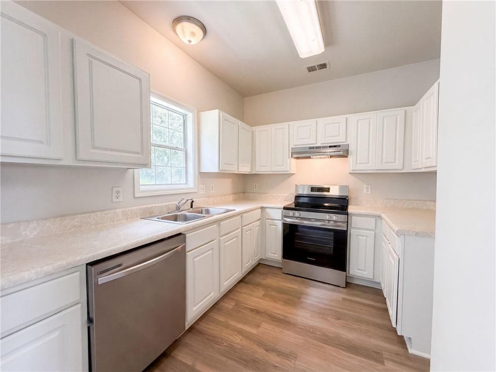 2 bedroom, 3 bathroom, 1,680 sq ft townhouse for sale at 255 Morgan Road C2, Carrollton, GA 30116 — photo 10