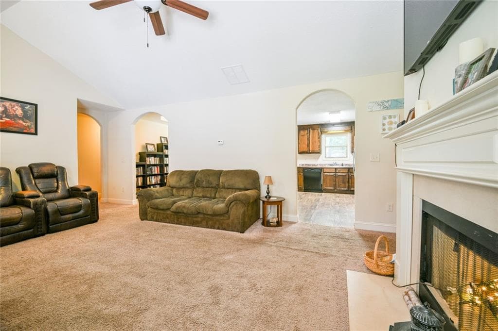 3 bedroom, 3 bathroom, 1,800 sq ft single family residence under contract at 829 Bethany Estates Drive, Monroe, GA 30655 — photo 8