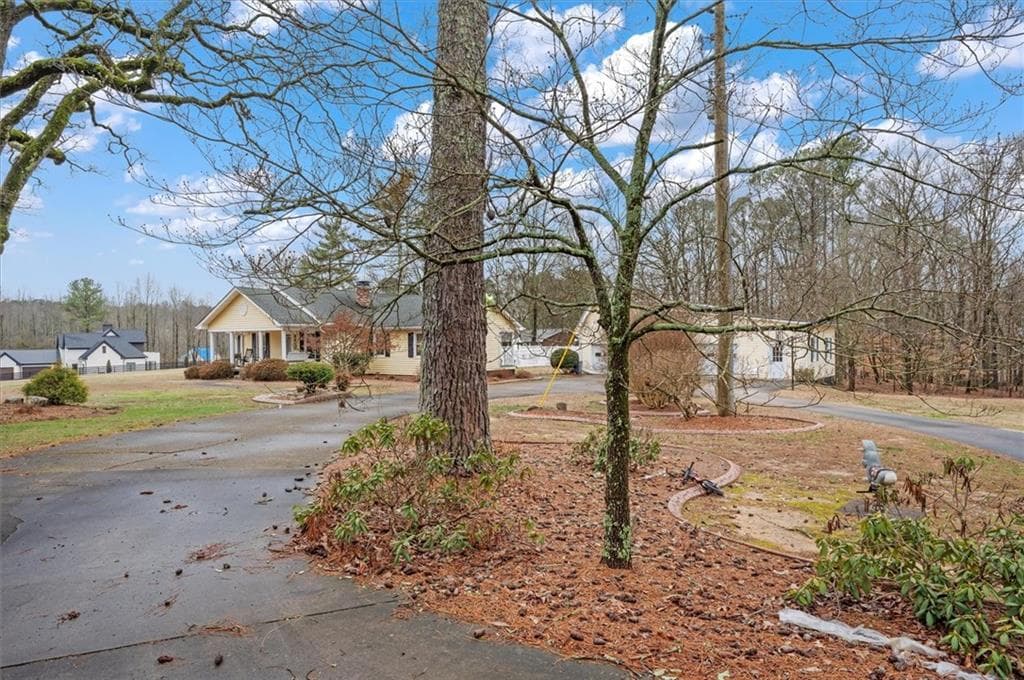 3 bedroom, 3 bathroom, 1,948 sq ft single family residence for rent at 14605 Cogburn Road, Alpharetta, GA 30004 for $3,500 a month — photo 5