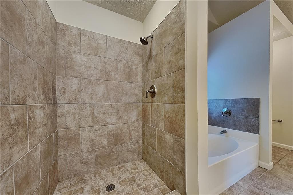 3 bedroom, 3 bathroom, 2,243 sq ft single family residence for rent at 1555 Rose Pointe Drive, Loganville, GA 30052 for $2,300 a month — photo 9
