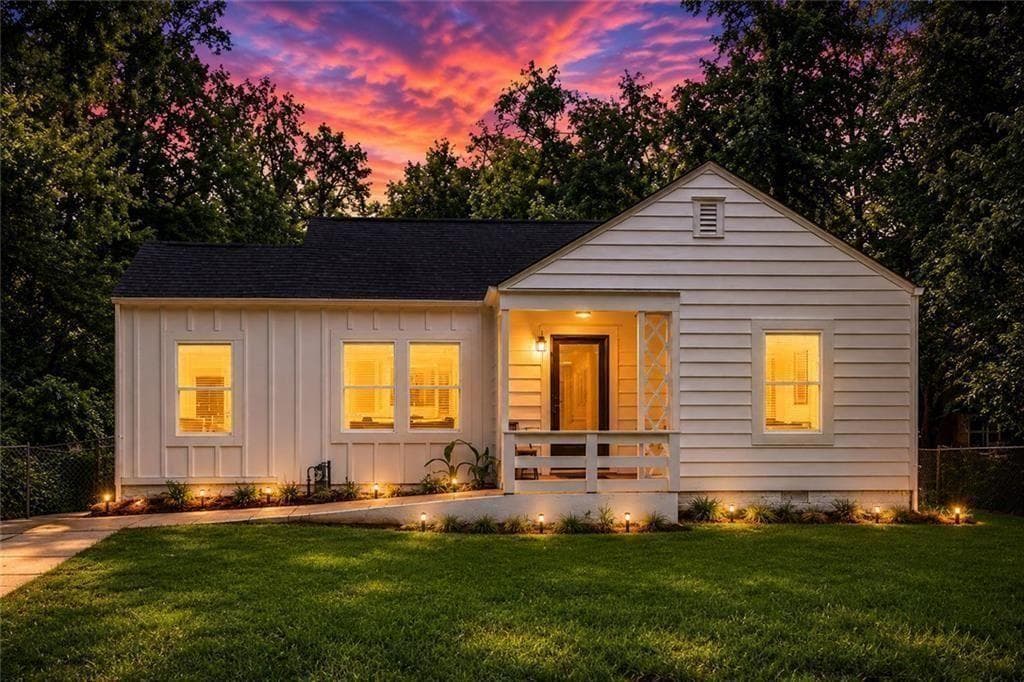 3 bedroom, 2 bathroom, 1,172 sq ft single family residence for sale at 2130 Donald Lee Hollowell Parkway, Atlanta, GA 30318 — photo 1 of 20