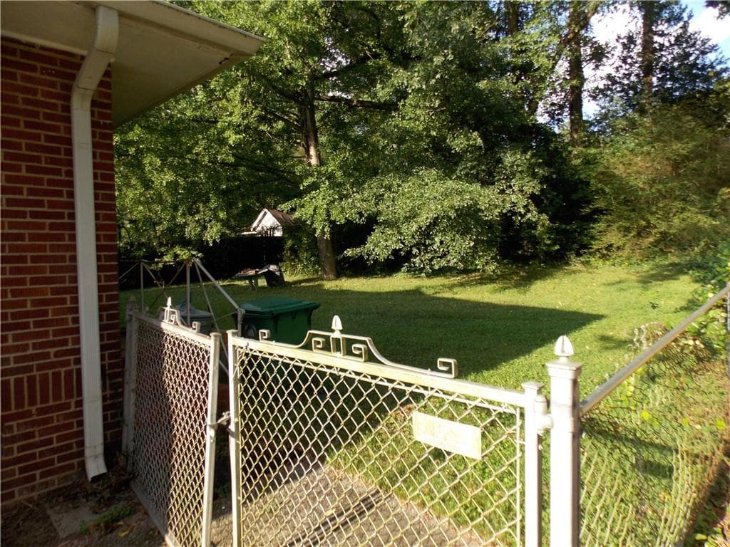 2 bedroom, 1 bathroom, 1,132 sq ft single family residence under contract at 938 Gresham Avenue, Atlanta, GA 30316 — photo 9
