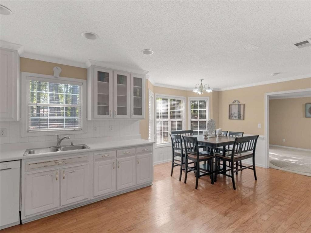 4 bedroom, 3 bathroom, 2,707 sq ft single family residence for sale at 112 Crown Oaks Drive, Stockbridge, GA 30281 — photo 9