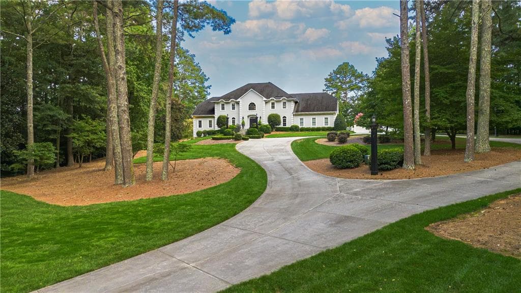 6 bedroom, 6 bathroom, 8,801 sq ft single family residence for sale at 1985 Birmingham Road, Alpharetta, GA 30004 — photo 5
