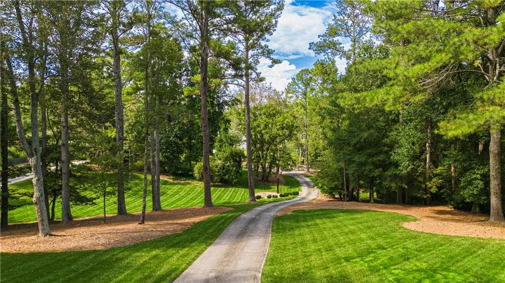 6 bedroom, 6 bathroom, 8,801 sq ft single family residence for sale at 1985 Birmingham Road, Alpharetta, GA 30004 — photo 9